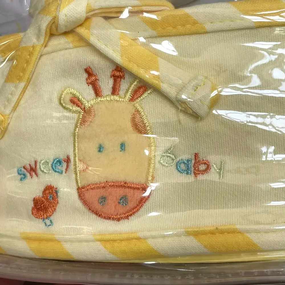 Vintage Carter's Child of Mine Baby Gift Set 5 Piece Feeding Yellow Bag Giraffe